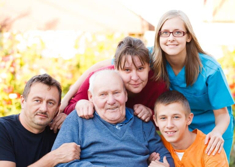 Alzheimer’s home care can help create enjoyable visits for families and their senior loved ones.