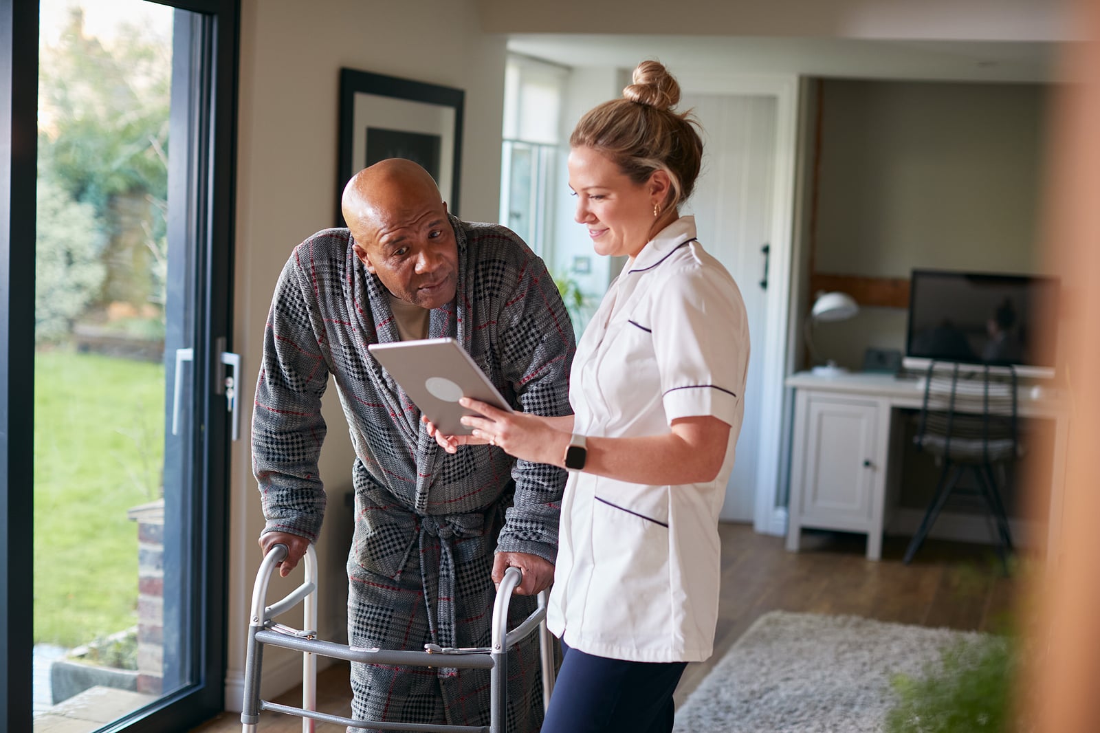 Home Care Posts How 24-Hour Home Care Helps Improve Communication